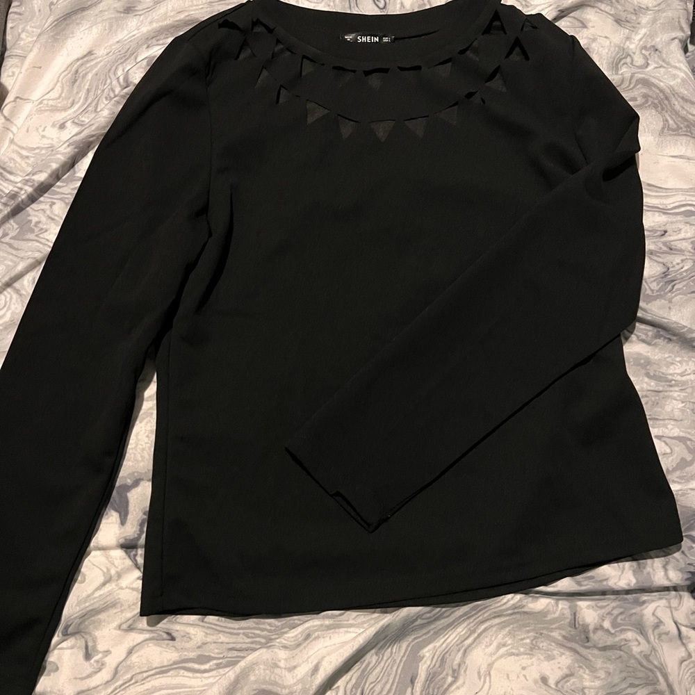 Blouses and dress shirts - Picture 3 of 11